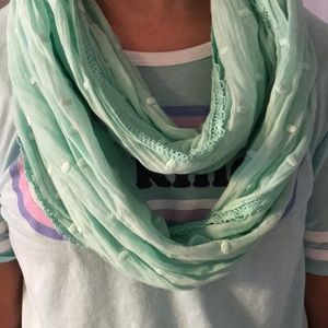 American Eagle Outfitters Infinity scarf green